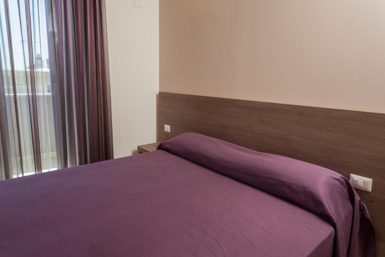 Hotel Gioia Римини Екстериор снимка