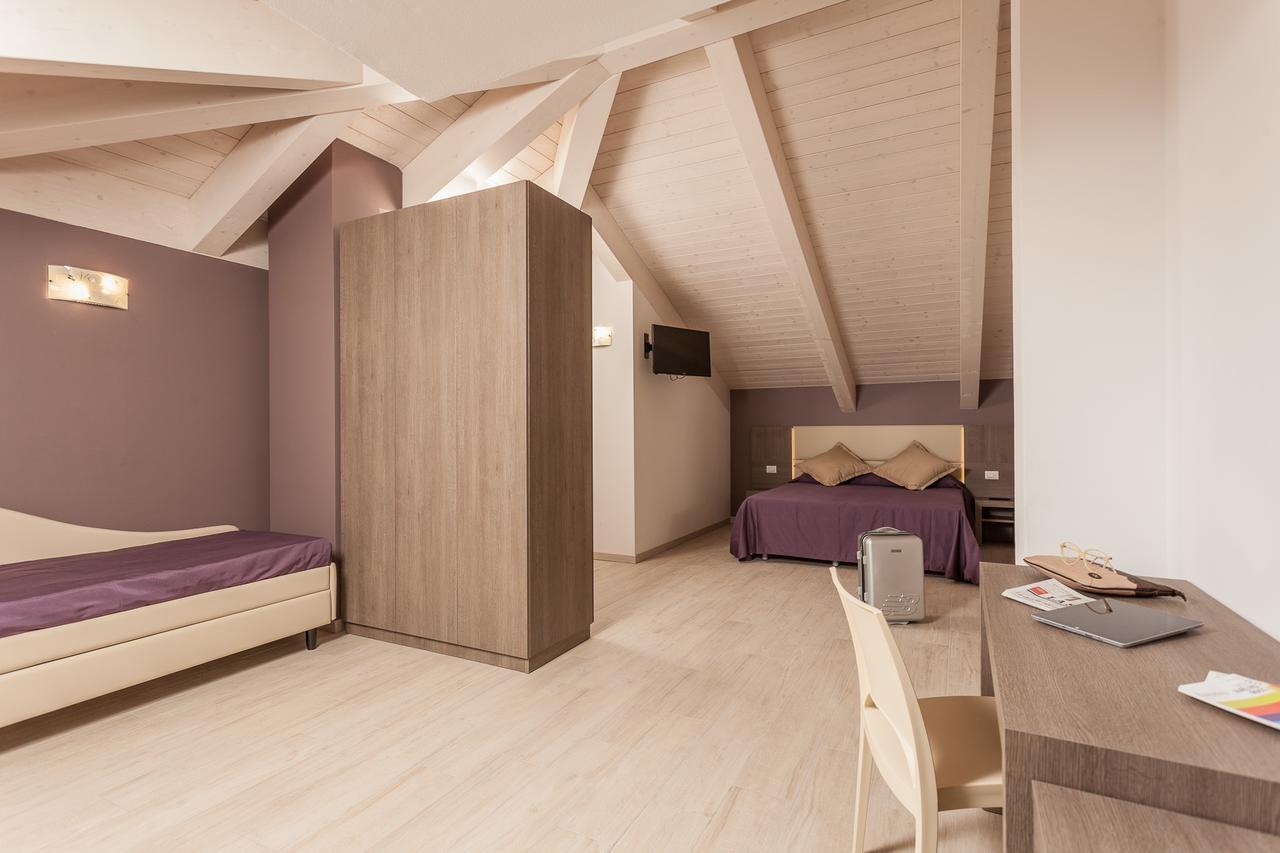 Hotel Gioia Римини Екстериор снимка