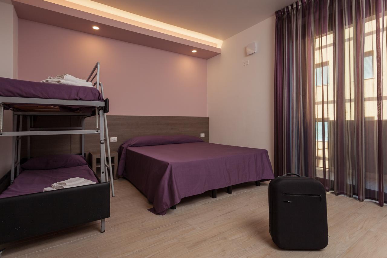 Hotel Gioia Римини Екстериор снимка