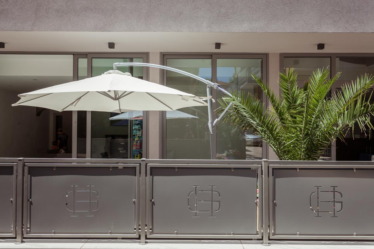 Hotel Gioia Римини Екстериор снимка