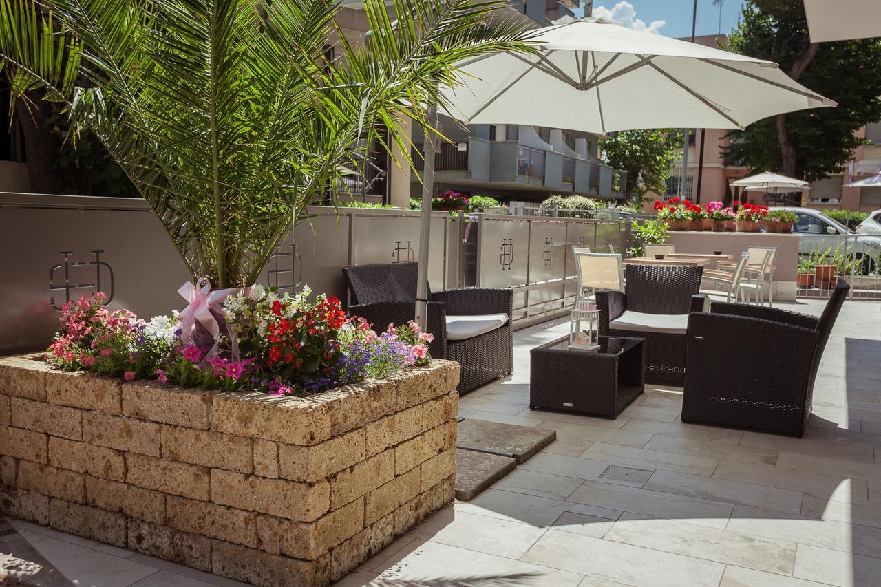Hotel Gioia Римини Екстериор снимка
