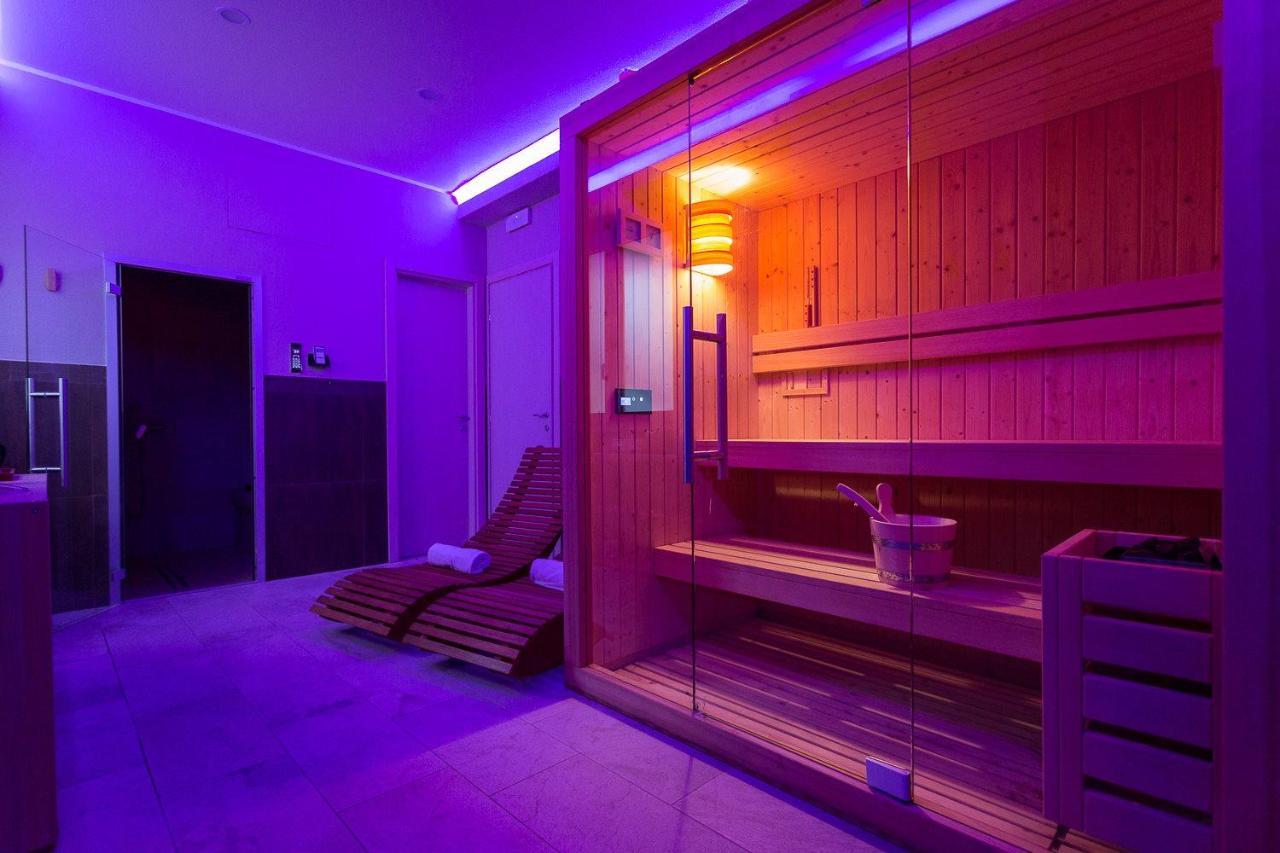Hotel Gioia Римини Екстериор снимка